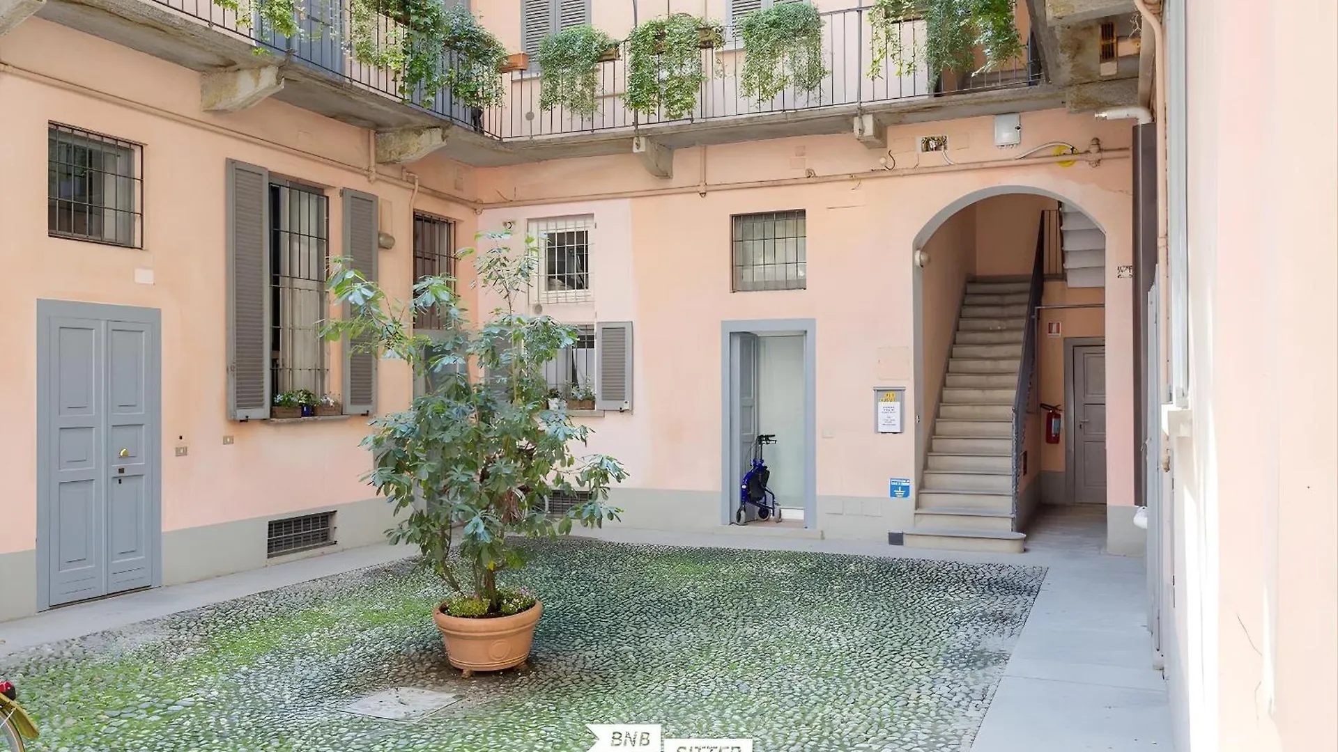 Central And Quiet Apartment - ミラノ イタリア